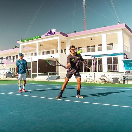 Cancun Tennis Inn カンクン エクステリア 写真