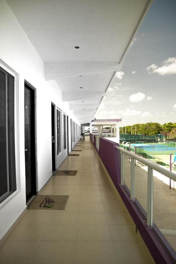 Cancun Tennis Inn カンクン エクステリア 写真