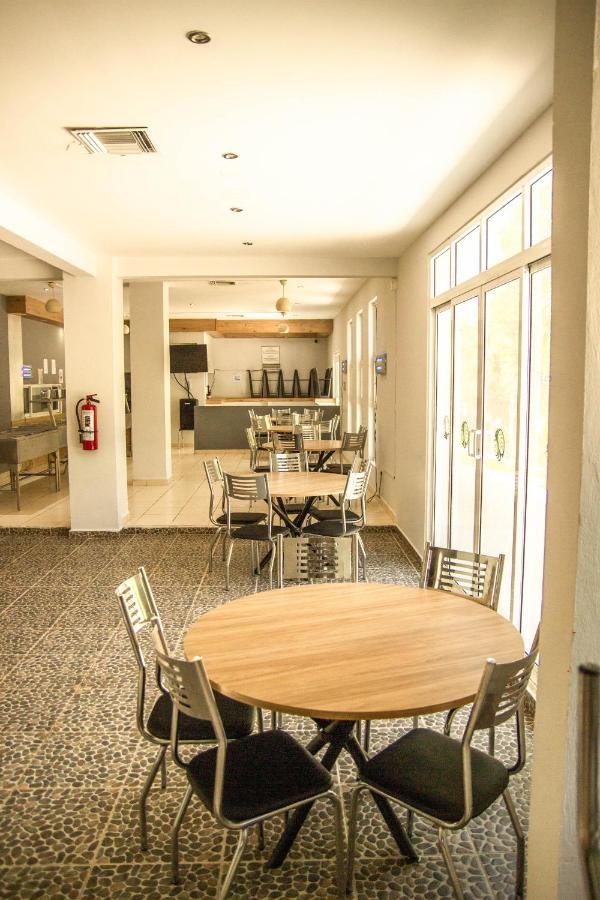 Cancun Tennis Inn カンクン エクステリア 写真