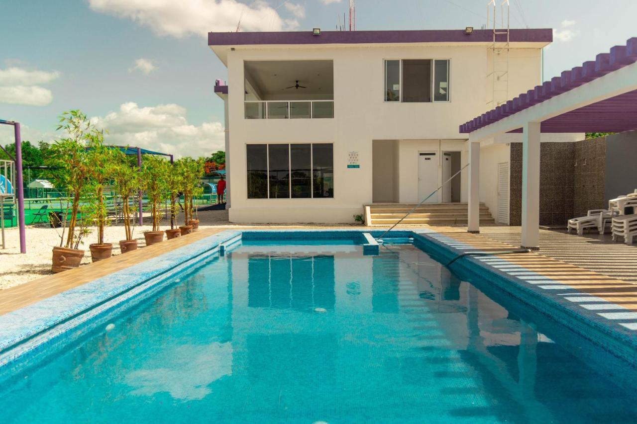 Cancun Tennis Inn カンクン エクステリア 写真